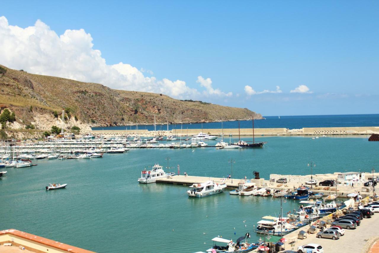 Roberto Guest House Castellammare del Golfo Bagian luar foto